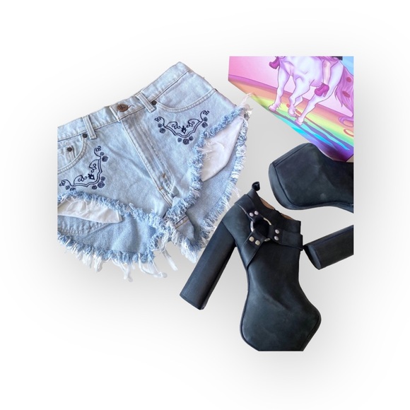 HTF: One Teaspoon ☻︎ One of a Kind Vintage Roller Shorts ☻︎ Embroidery + Leather - Picture 5 of 16